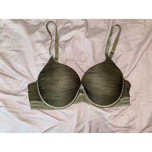 Victoria’s Secret T-shirt Push Up Bra